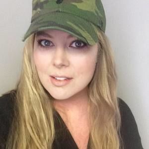 Meet your Posher, Christine